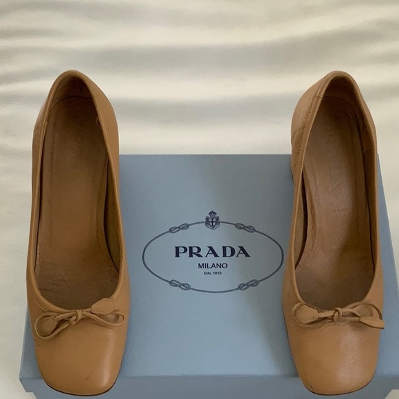 Prada heels - Picture 2 of 6
